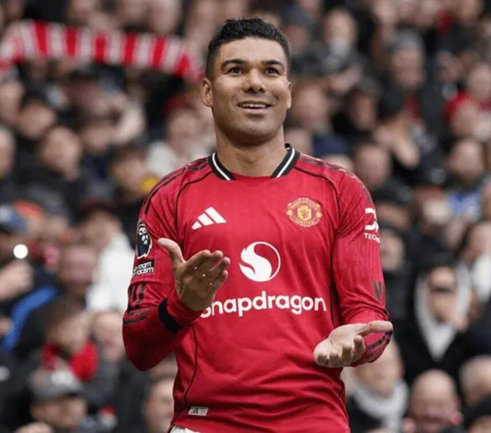 开云体育下载官网-C罗力邀卡塞米罗加盟利雅得胜利，巴西中场成转会焦点|克里斯蒂亚诺·罗纳尔多|曼联|利雅得胜利足球俱乐部|马卡报|球队_新浪体育_新浪新闻