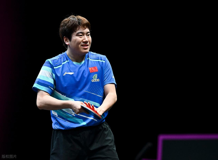 yunkai体育-王皓场边无奈摇头！梁靖崑世界杯开门黑，世乒赛拿什么替樊振东？|西福恩特斯|梁靖昆|邱党|腰伤|决胜局_新浪体育_新浪新闻